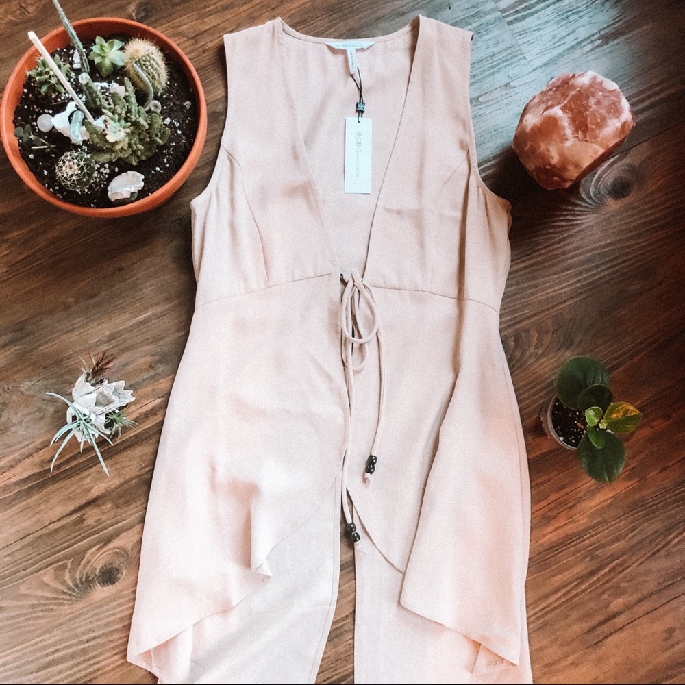 BCBGeneration tan sleeveless vest size small NWT